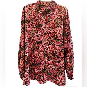 Women’s plus size 2x pink floral silky flowy button down top. NWT